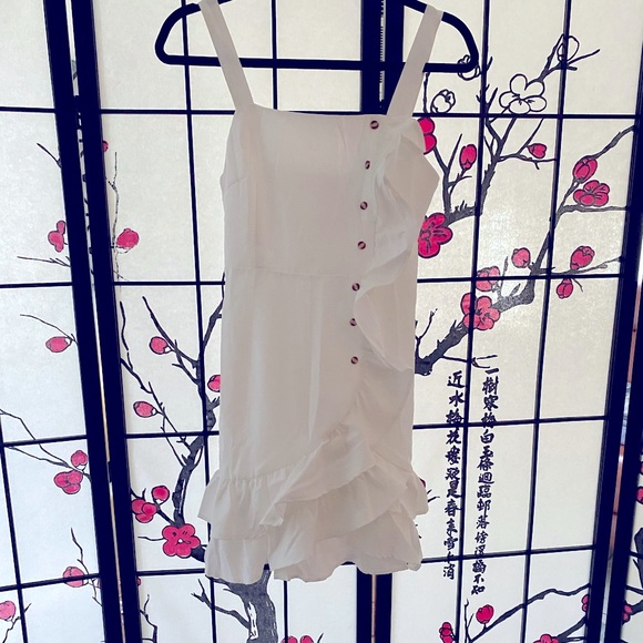 Cute white summer dress. SIZE SML. On sale - Picture 2 of 5